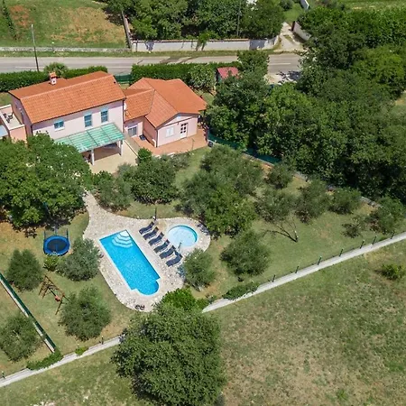Lavanda Hotel Pavicini
